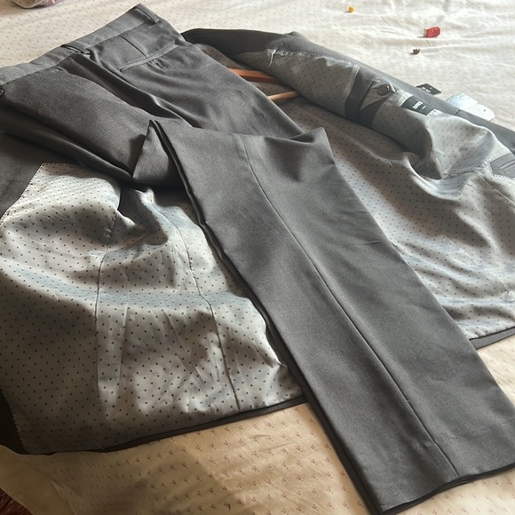Extra Slim Men’s Express Suit - Picture 4 of 8
